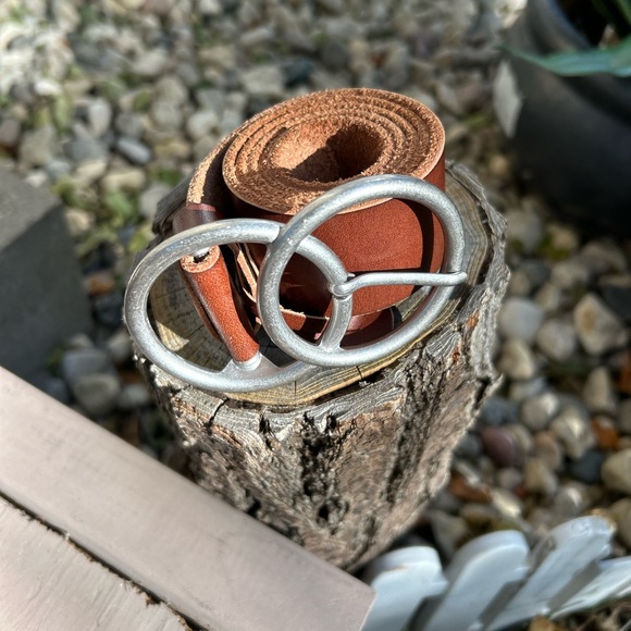 Urban Outfitter Brown Belt - Picture 4 of 9